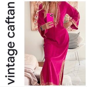 Vintage Moroccan Caftan / Kaftan from Africa Raspberry Pink Velvet S